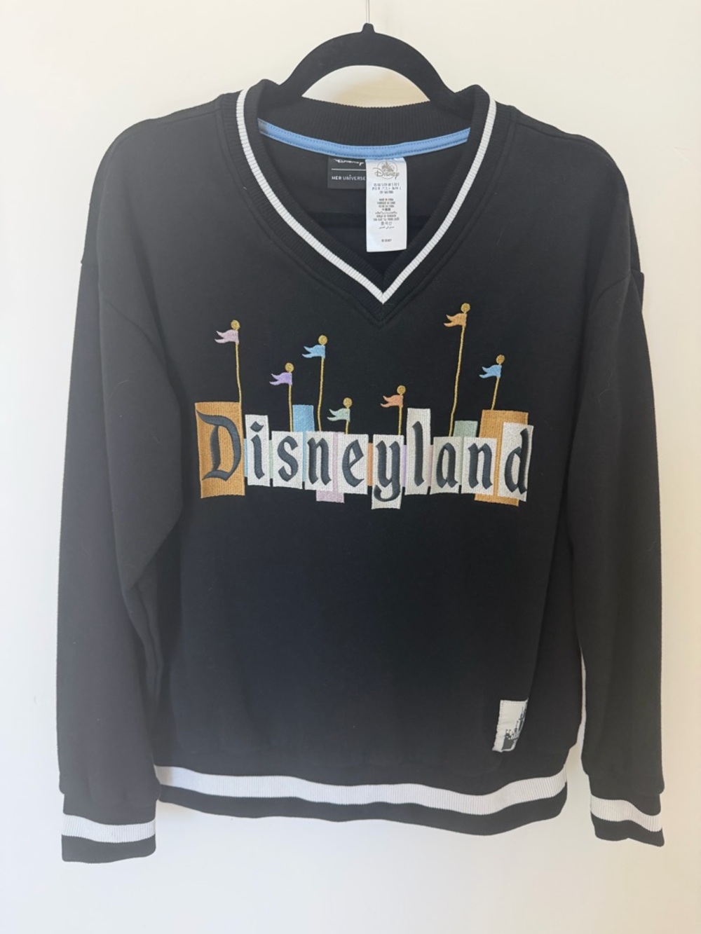 DISNEYLAND HER UNIVERSE MARQUEE SIGN BLACK PULLOVER SWEATSHIRT size SMALL